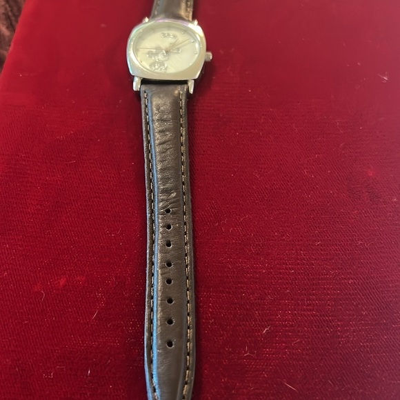 Vintage Disney Mickey Mouse Watch - Picture 4 of 4